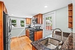 4th image of 26 Central St