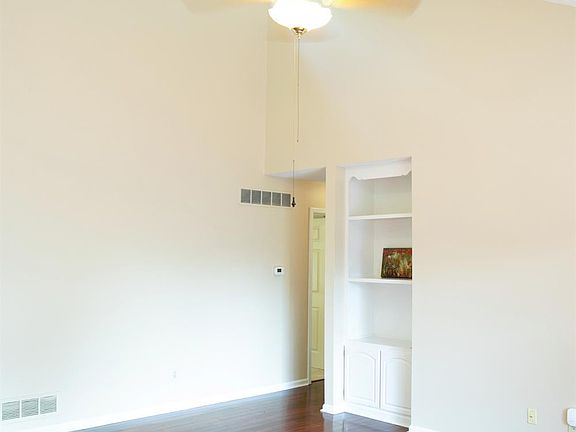 4th image of 4317 Southmoor Park