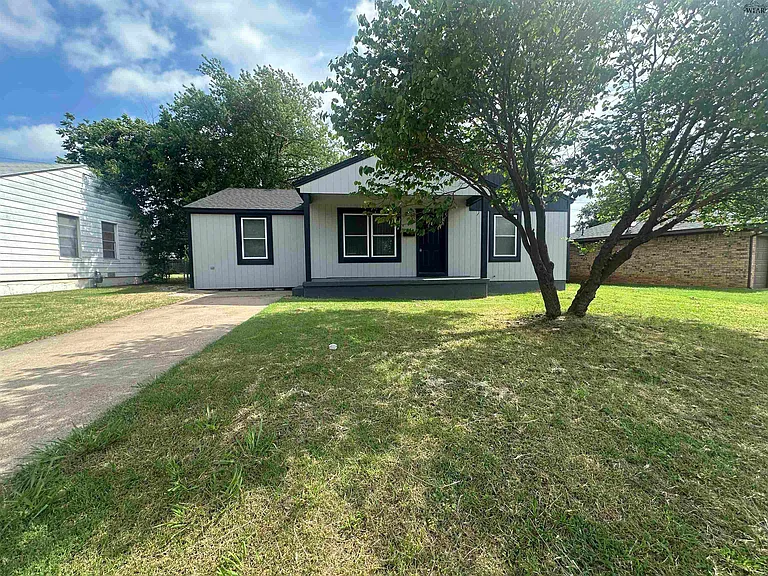 4355 Boren Ave — Photo 1