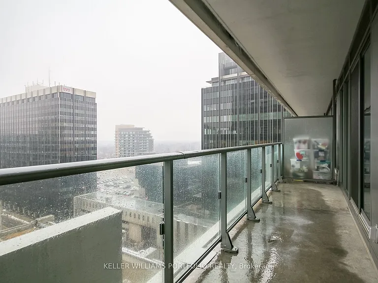 2221 Yonge St #1106 — Photo 22