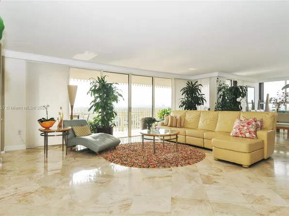 3 Grove Isle Dr #C1110, Miami, FL 33133