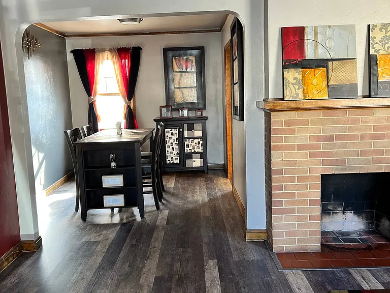 430 Elias Ave — Photo 3