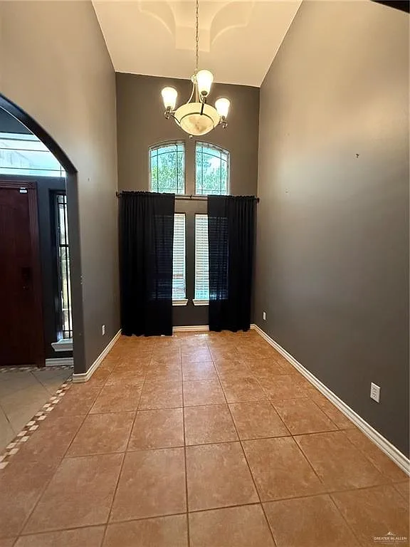 3 bed, 2.5 bath, 1237 sqft, $1,800 — Photo 3