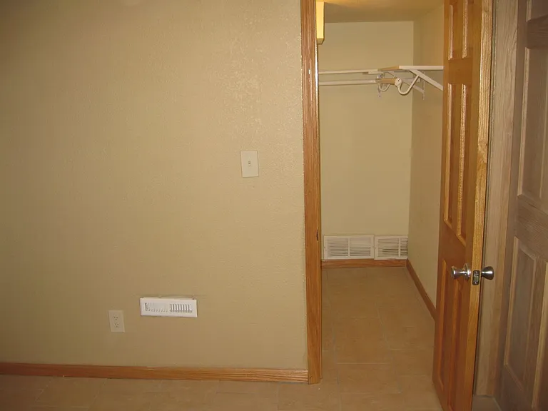 2701 Delaware St SE — Photo 8