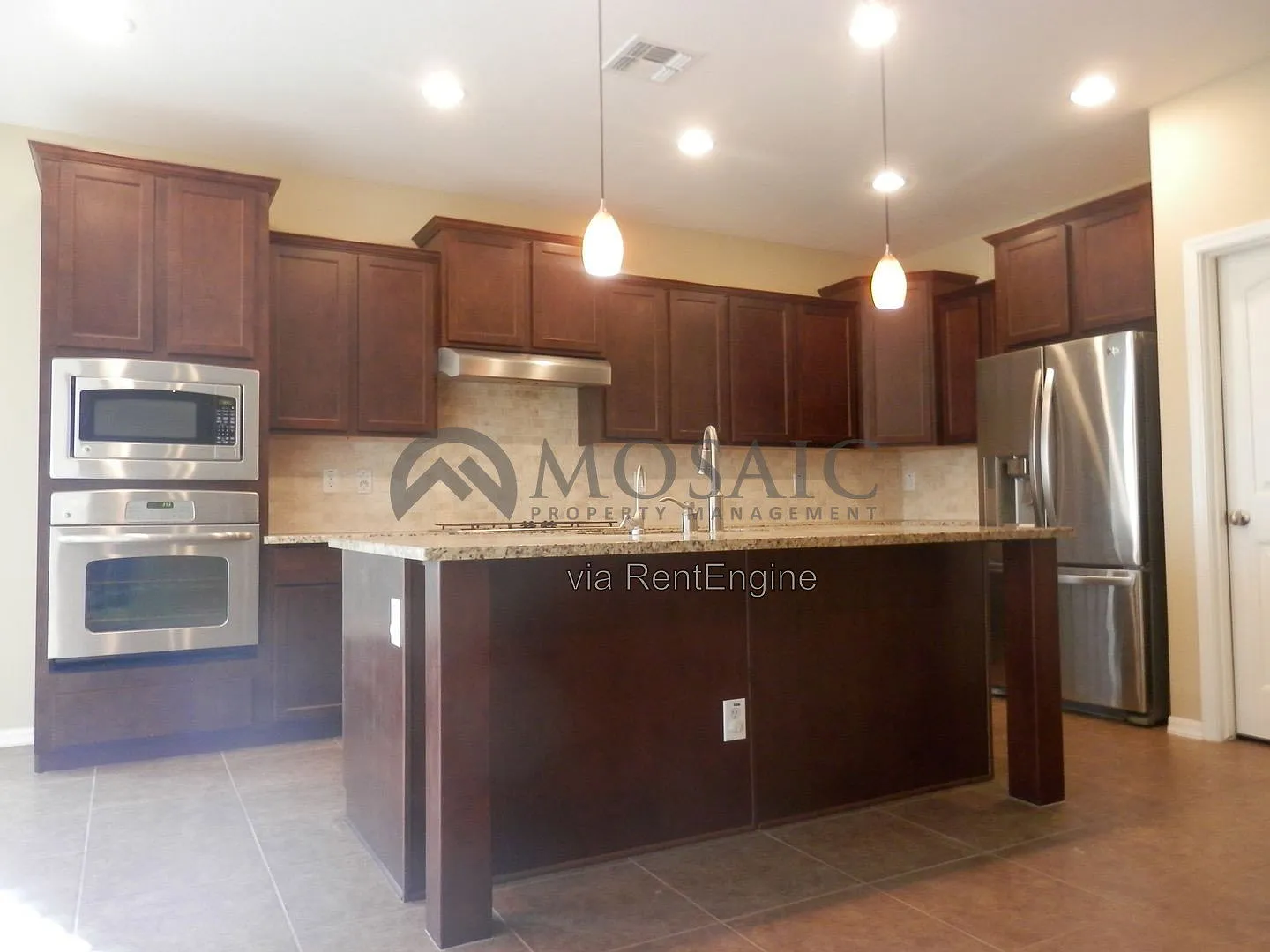 4 bed, 2.5 bath, 2696 sqft, $3,200 — Photo 2