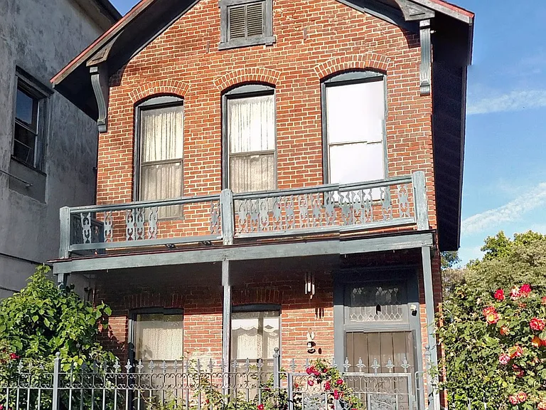 7 D St #B — Photo 1