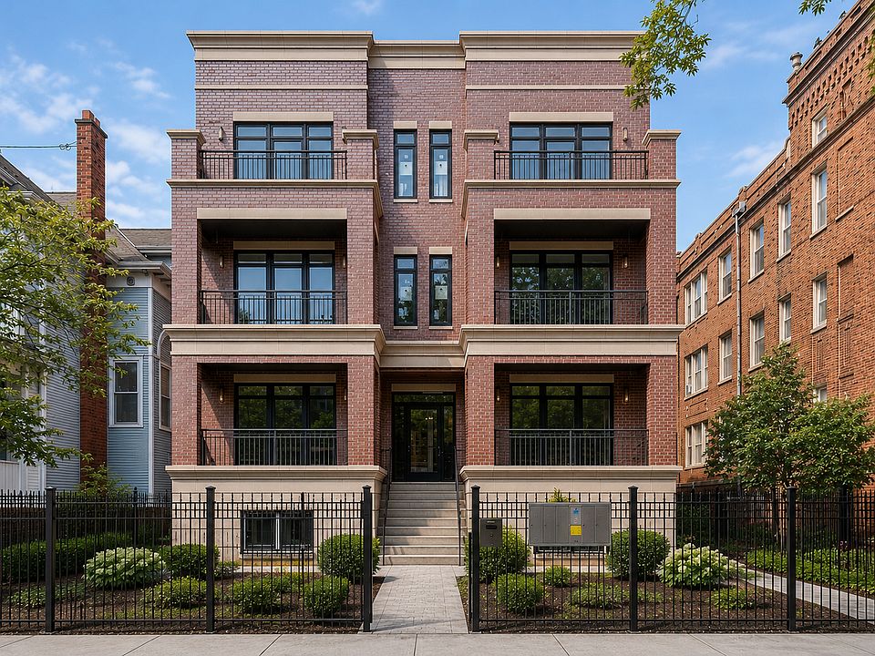 Gated property with front and rear terrace/balconies