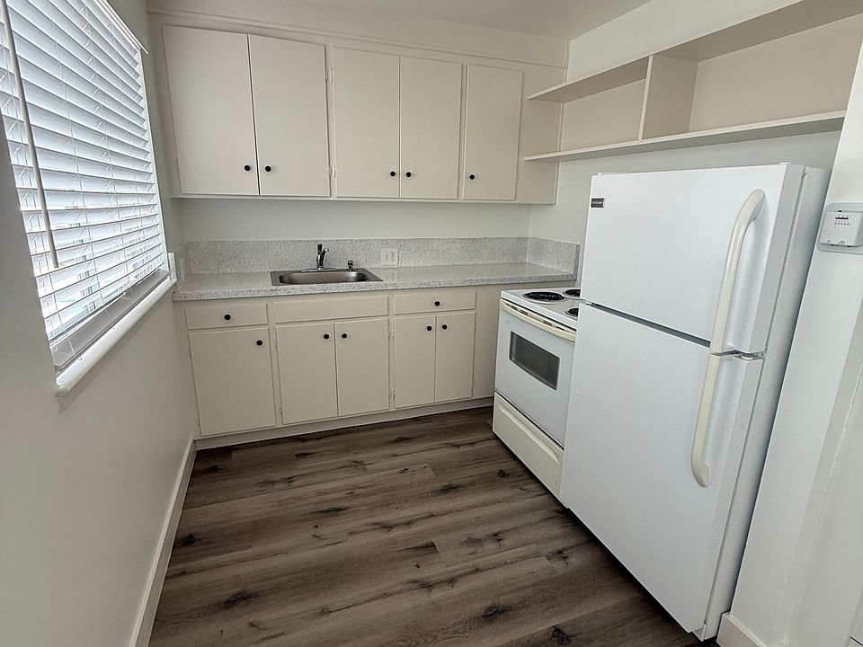2nd image of 1404 Floribunda Ave #312