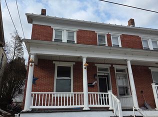 28 S Charles St, Red Lion, PA 17356
