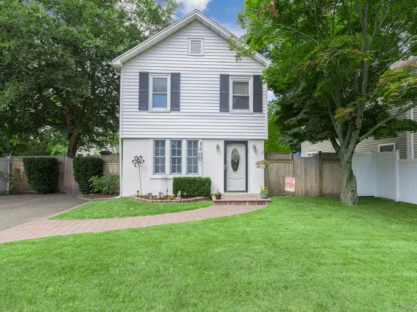 314 6th Avenue, Saint James, NY 11780