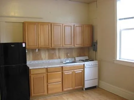 22 W Main St — Photo 2