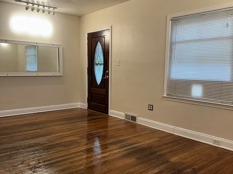 808 Berkeley St — Photo 7