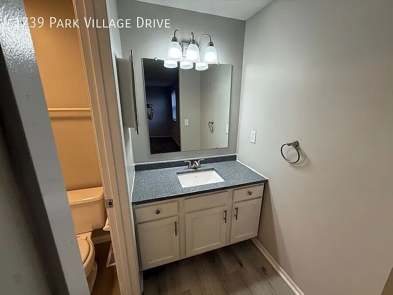 1739 Park Village Dr — Photo 21