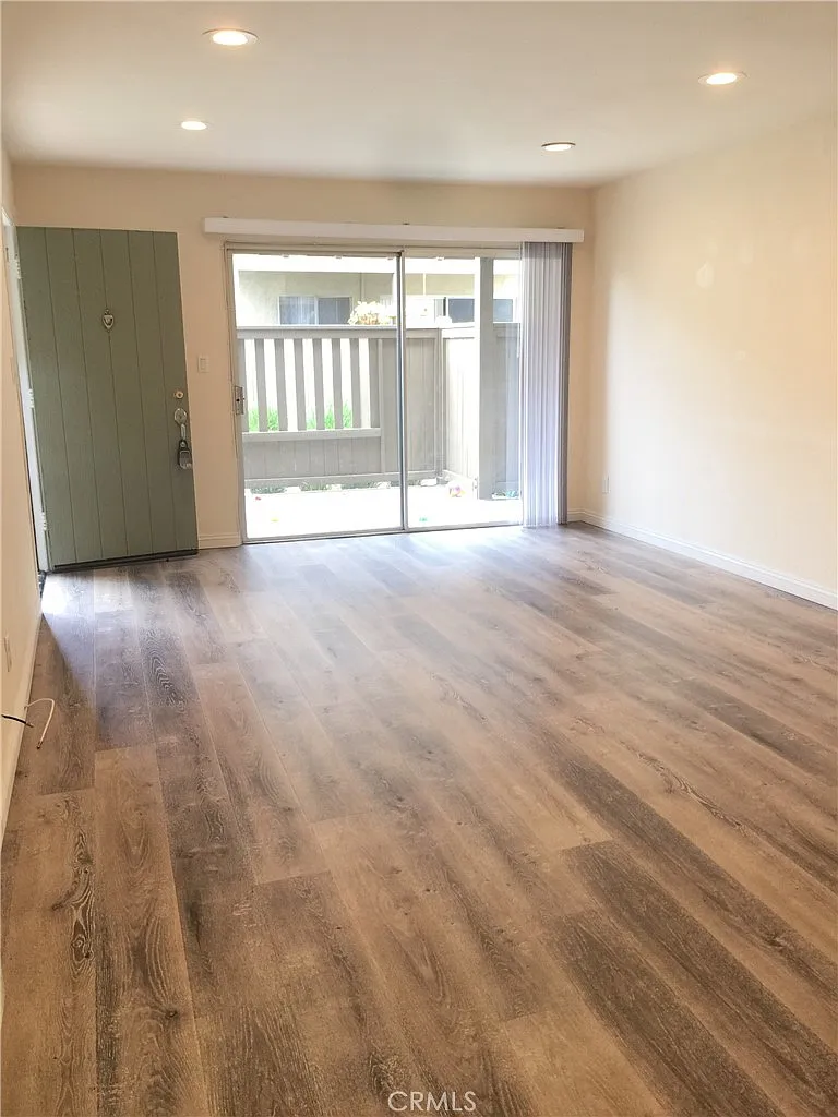 1345 Cabrillo Park Dr — Photo 2