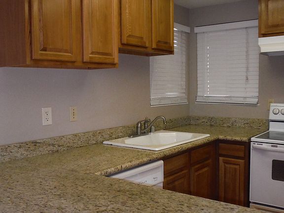 5th image of 2836 Honeysuckle Way