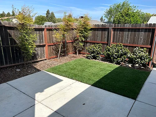 1829 Santa Monica St Photo 1