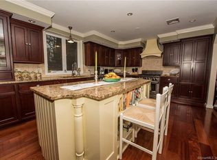 7 Westwood Ln, Middletown, CT 06457