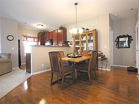 Dining Area w/hardwood floors