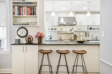 Sold by Avenue Sotheby's International Realty