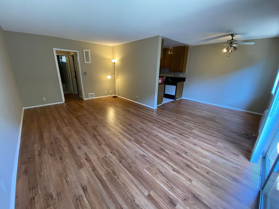 LIVING, DINING & KITCHEN