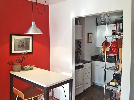 Rented by Bond New York | media 23