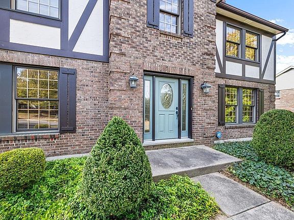 2nd image of 7019 Sprucewood Ct