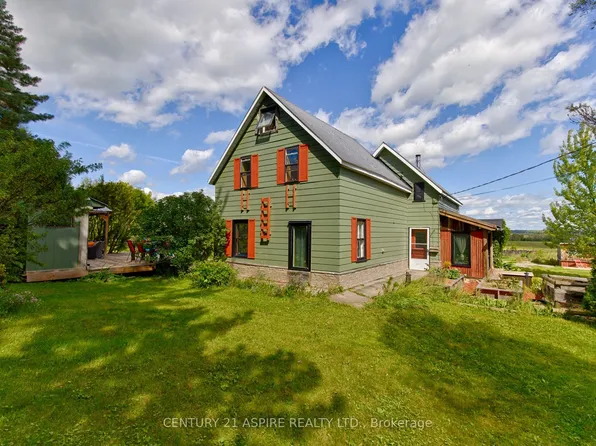 2552 Micksburg Rd, Laurentian Valley, ON K8A 6W4