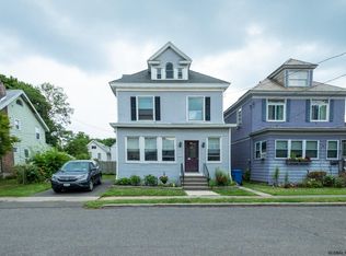 5 Catalpa Dr, Albany, NY 12209