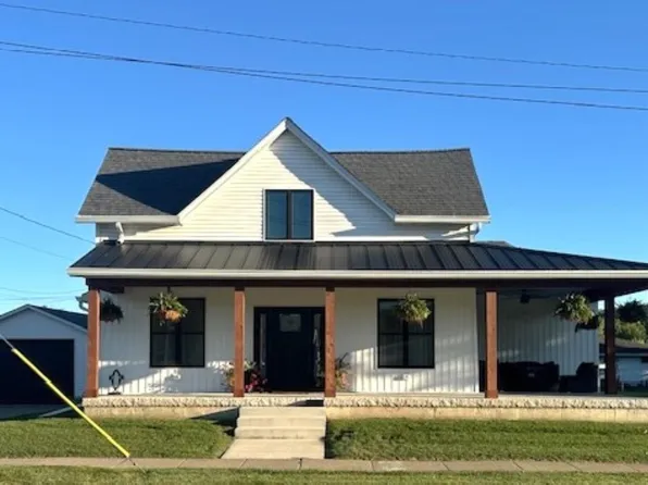 606 Park St, Bellevue, IA 52031