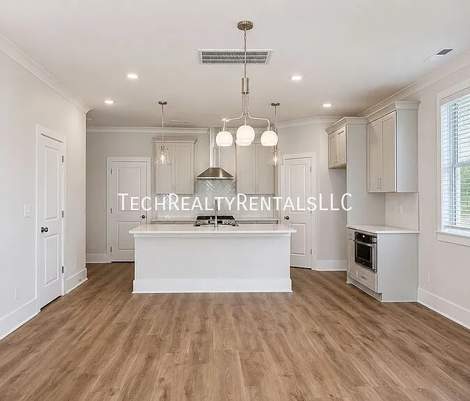 4634 Dogwood Pl #1 — Photo 3