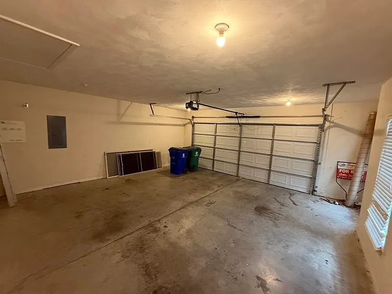 1410 Ashford Ct — Photo 17