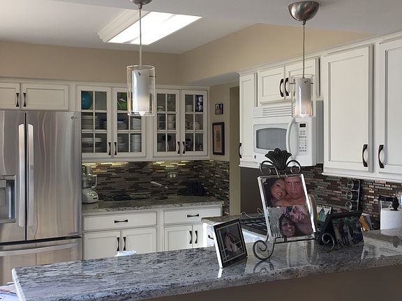 3rd image of 2348 N Lenox Ct