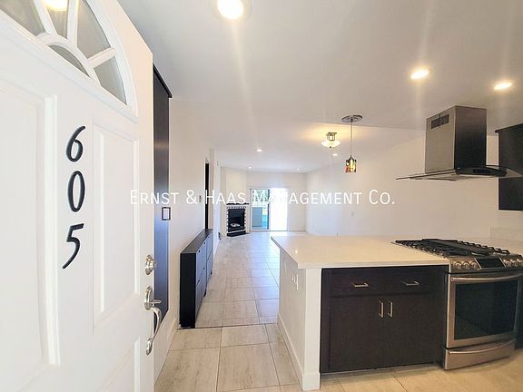 2nd image of 25 15th Pl Unit 605
