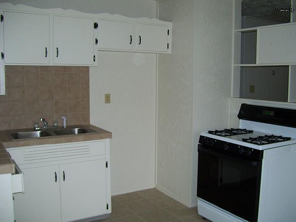 5th image of 122 Westview Ln