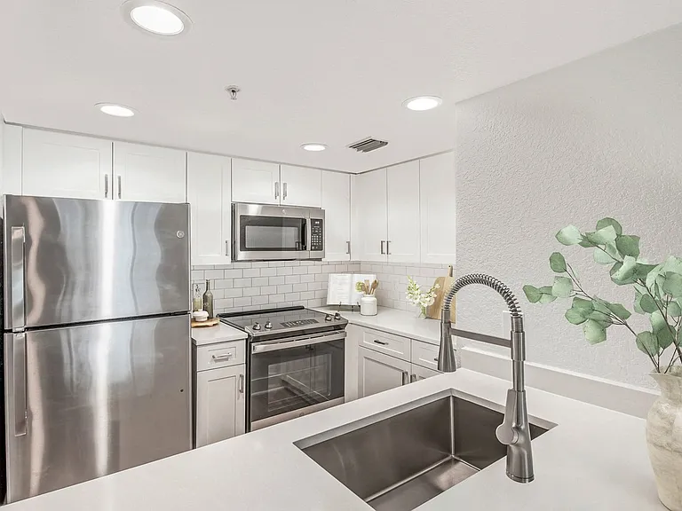 Palm Trace Landings Apartments — Photo 77