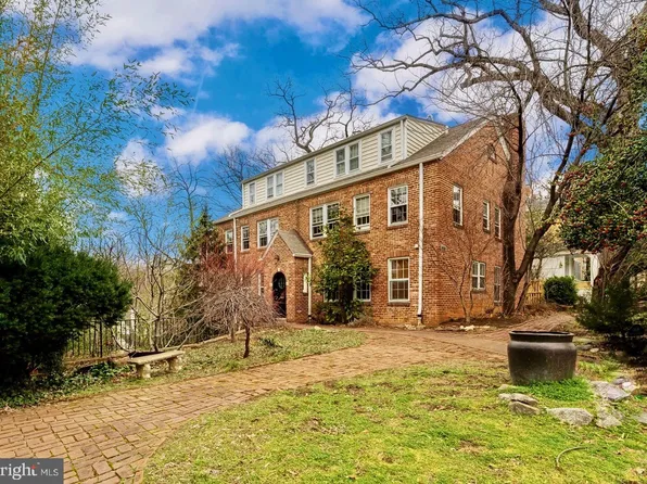 3434 Oakwood Ter NW, Washington, DC 20010