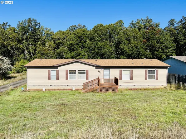 1265 Oak St, Oakland, OR 97462
