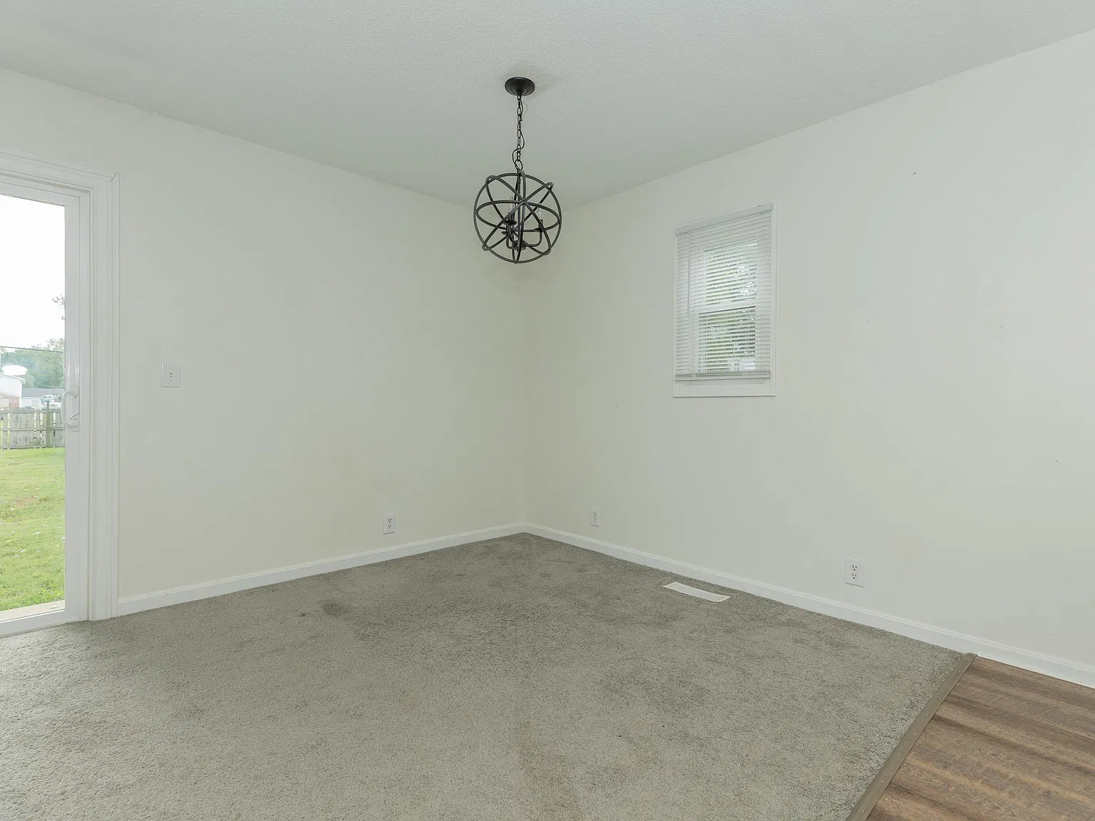 2 bed, 1.0 bath, 992 sqft, $1,000 — Photo 4