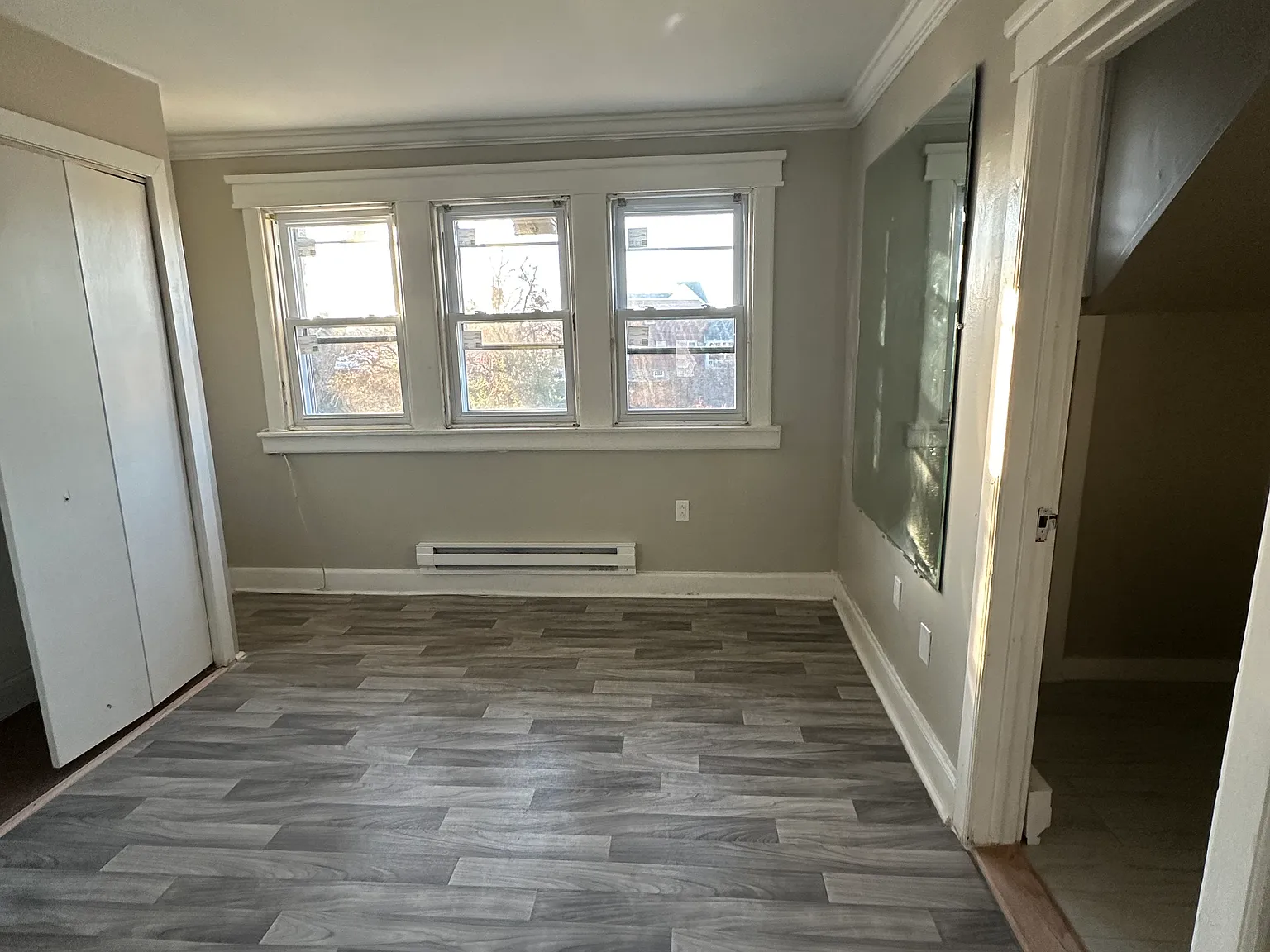 1 bed, $1,000 — Photo 1