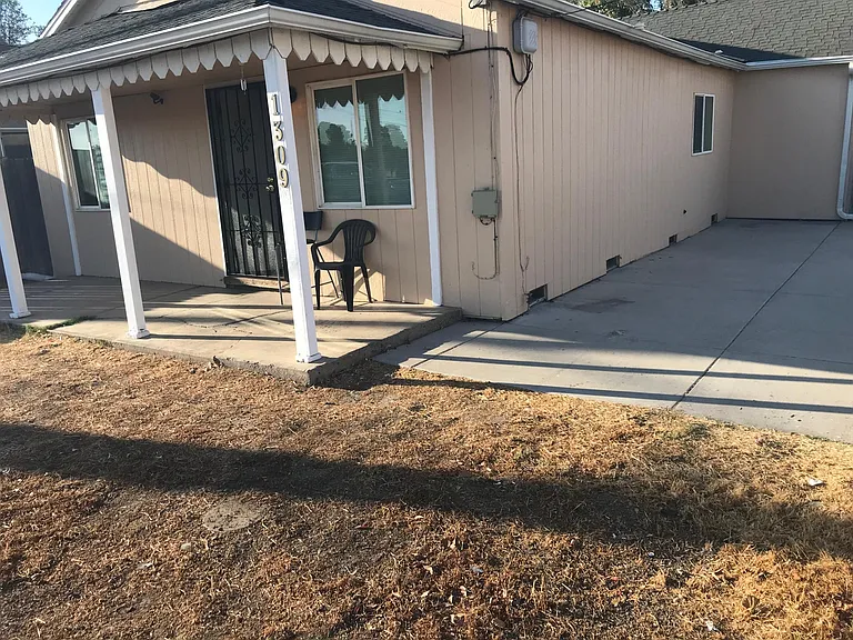 1309 Grand Ave — Photo 14