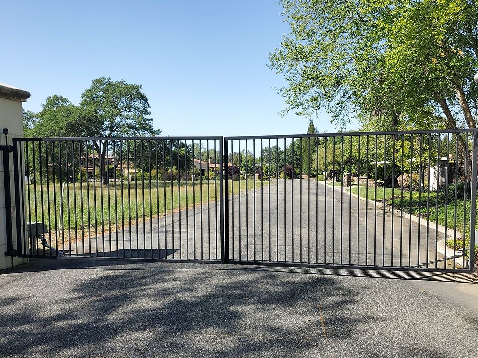 1st image of 9215 Royal Crest Ct