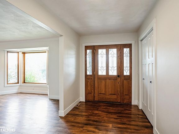 4th image of 1414 Sunrise Dr