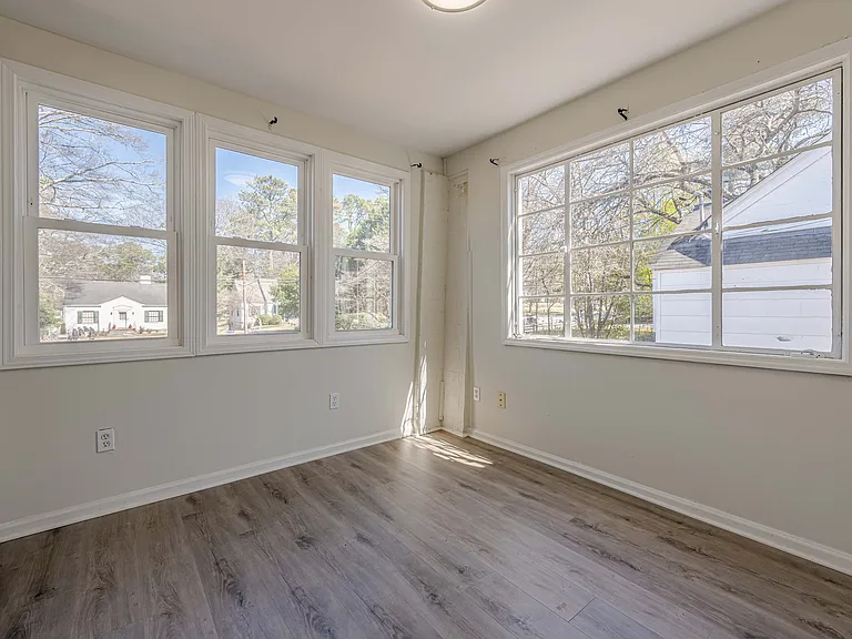 17-web-or-mls-N Decatur Rd-11_03072025