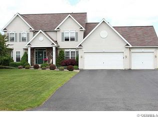 10 Blue Heron Dr, Rochester, NY 14624