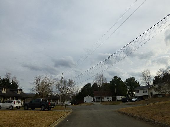 4th image of 3139 Valemont Dr