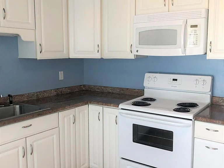 3033 Ellenwood Dr — Photo 5