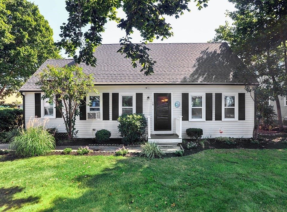 1st image of 18 Buttonwood Ln