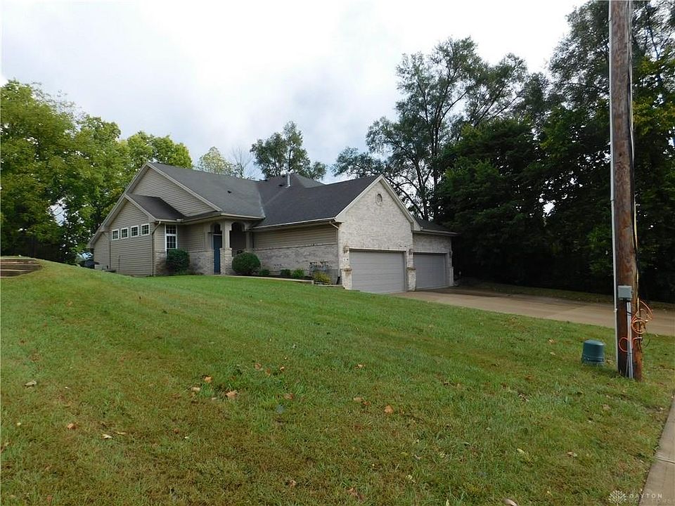 1st image of 4 Coffman Ave