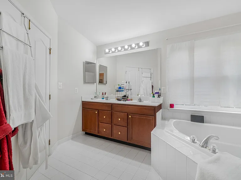 43729 Stoke Chapel Ter — Photo 22