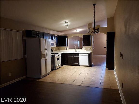 3rd image of 3067 Emerald Creek Dr